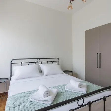 Coloneum 1bd Cozy In Kolonos Athens